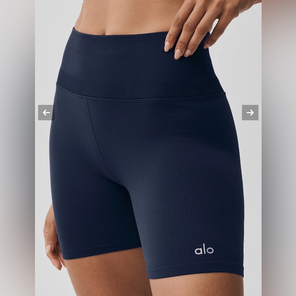 ALO 5in Seamless Ribbed Favorite Short